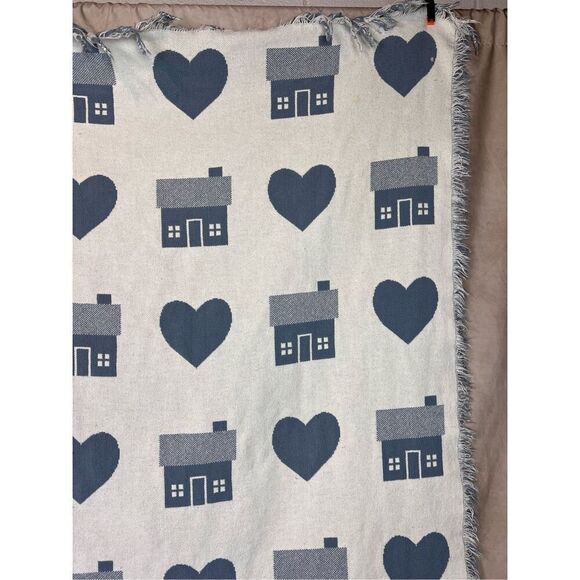 Vintage Heart Tapestry Throw Blanket Blue and White Cottagecore - Picture 5 of 9